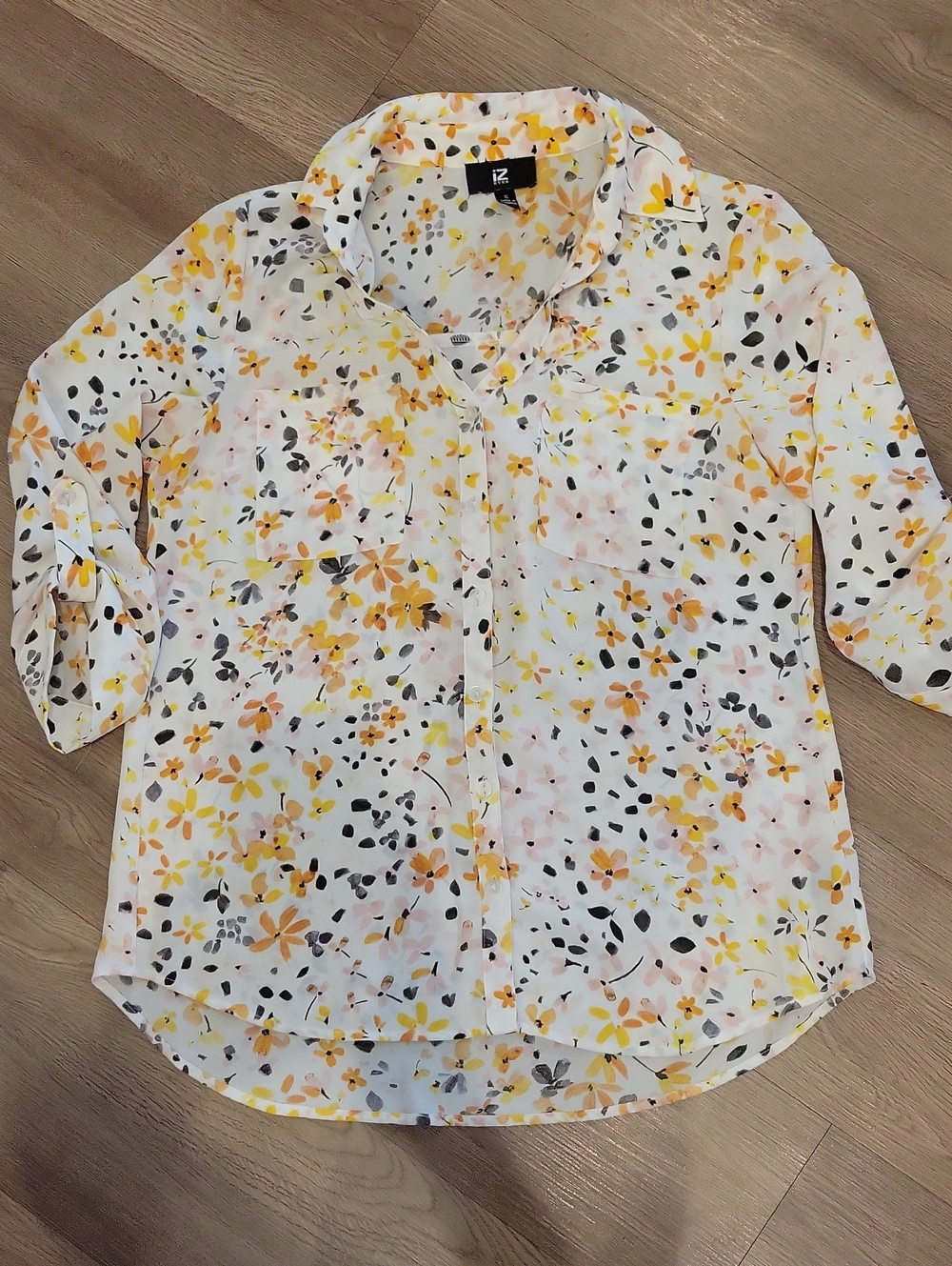 Iz Byer Small EUC Button Up Floral Bliuse